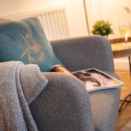 Woodland Cottage - Private Courtyard - Pet Friendly Retreat In The Heart Of Windermere Exteriér fotografie